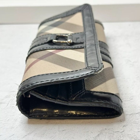 BURBERRY CHECK NOVA / LEATHER CLUTCH/WALLET W/DUST BAG & BOX - Picture 9 of 16